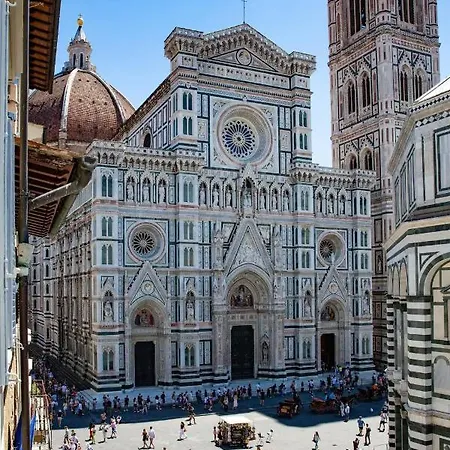 Serene Gem In Front Of Duomo * Firenze