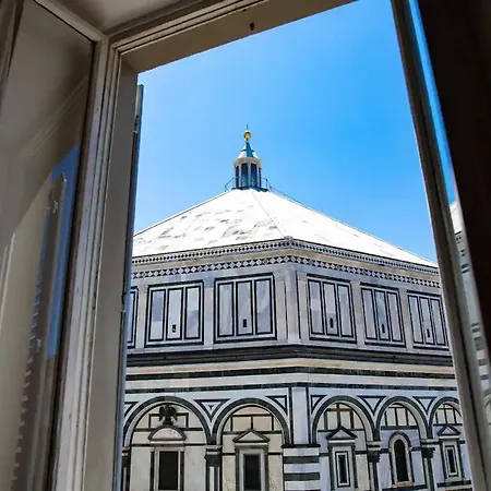 Apartment Serene Gem In Front Of Duomo *